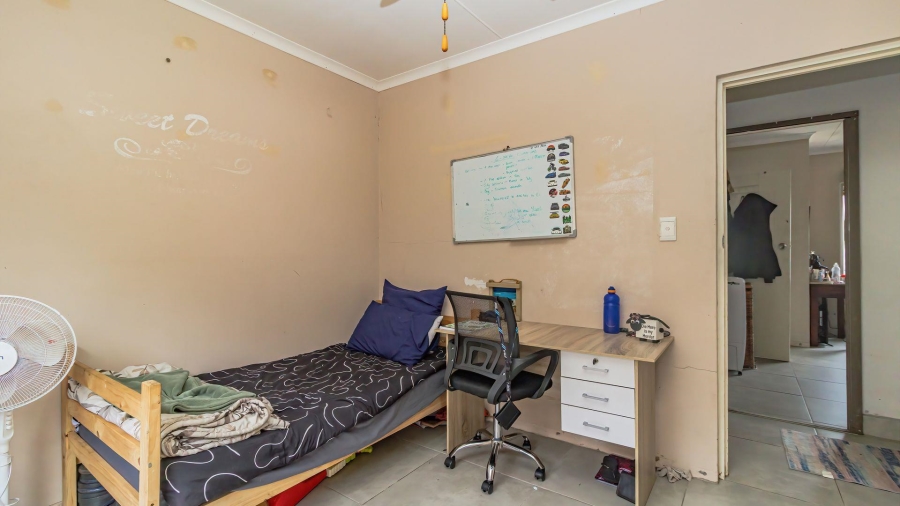 3 Bedroom Property for Sale in Fraaiuitsig Western Cape